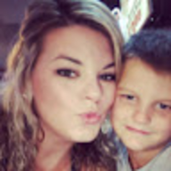 Meet your Posher, Lauran - Picture 1 of 1